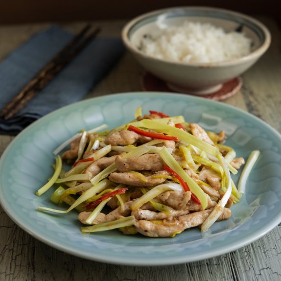 Yellow Chives and Chicken Stir-fry