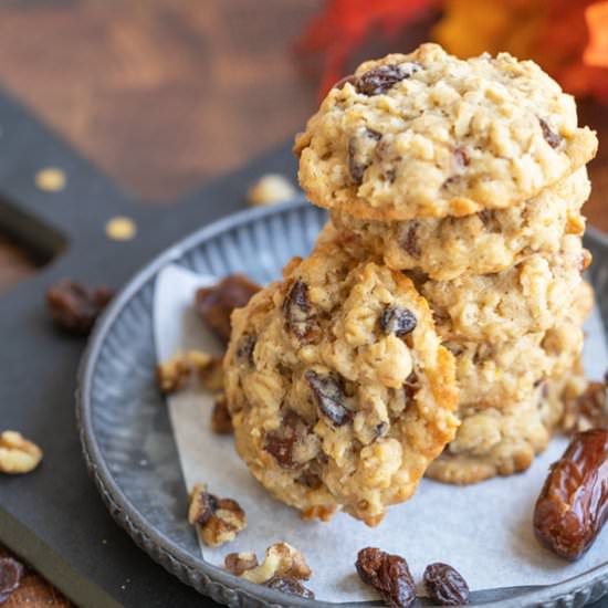 Soft Oatmeal with dates and walnuts