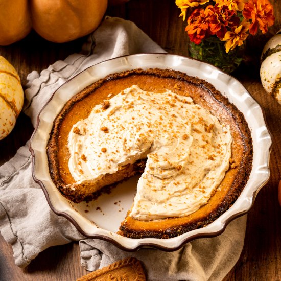 Pumpkin Pie w/ Biscoff Crust