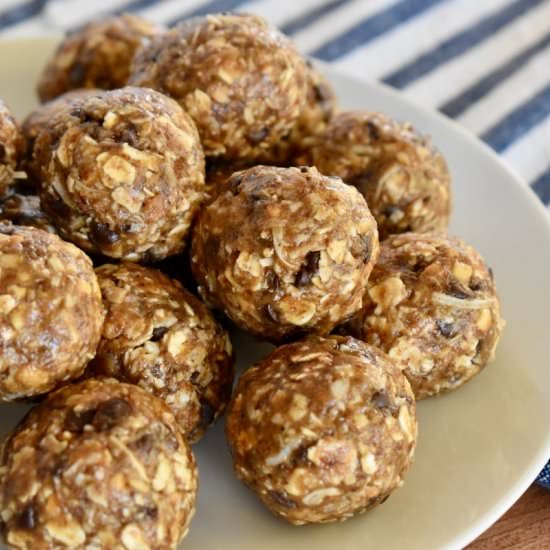 Chocolate Coconut Energy Balls