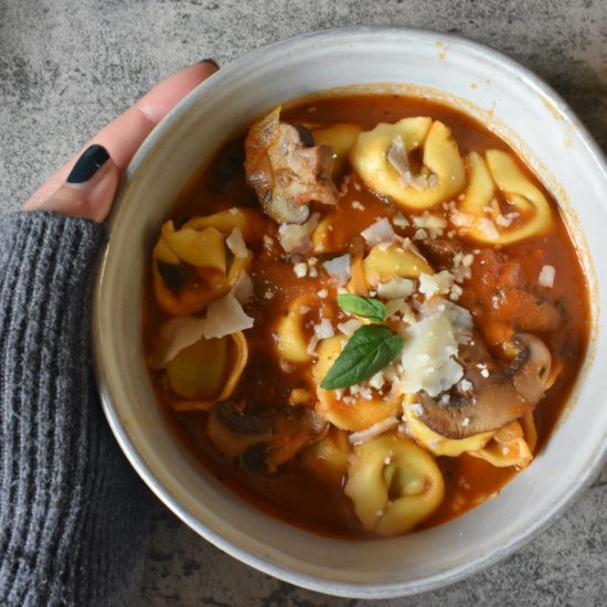 Spinach Tortellini Garden Soup