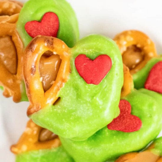 Grinch Christmas Pretzel Bites