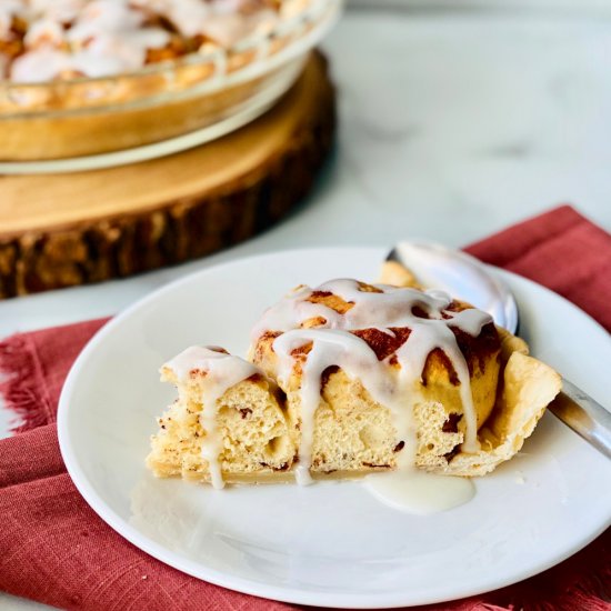 Cinnamon Roll Pie