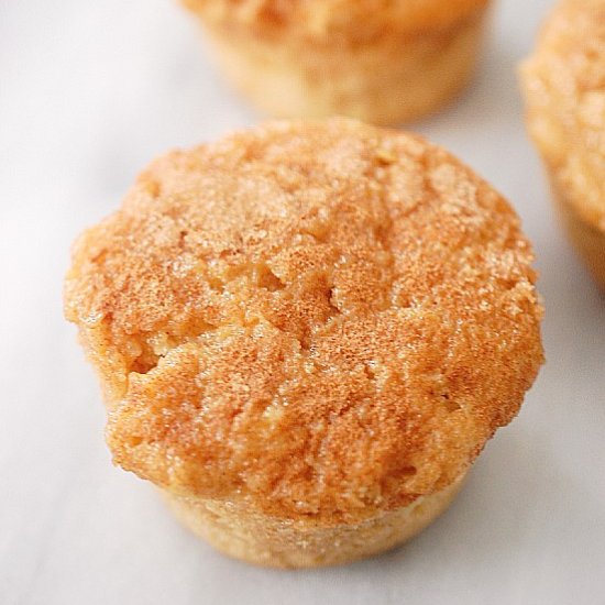 Apple snickerdoodle muffins