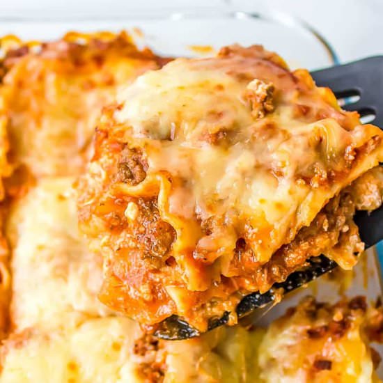 Cheesy Lasagna With Meat Sauce