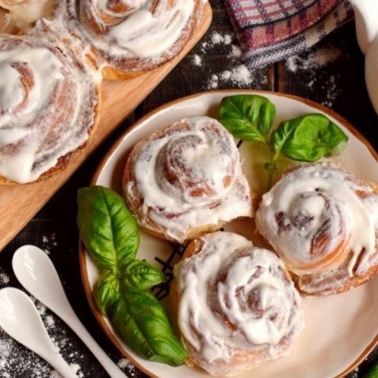 Cinnamon Rolls with Creamy Icing