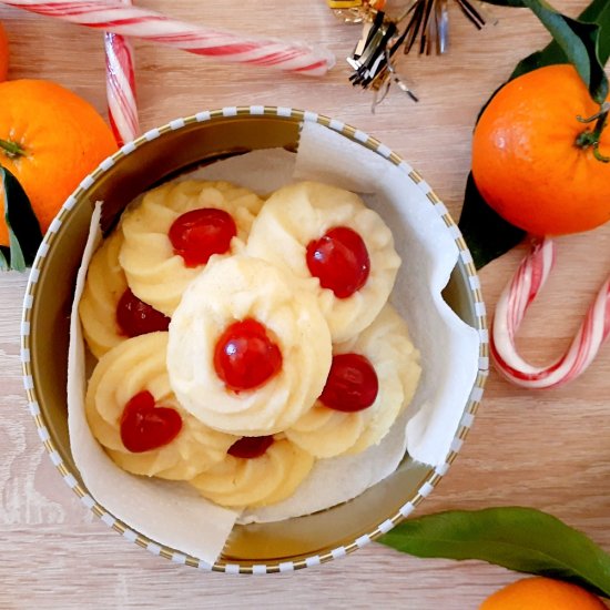 Piped shortbread cookies