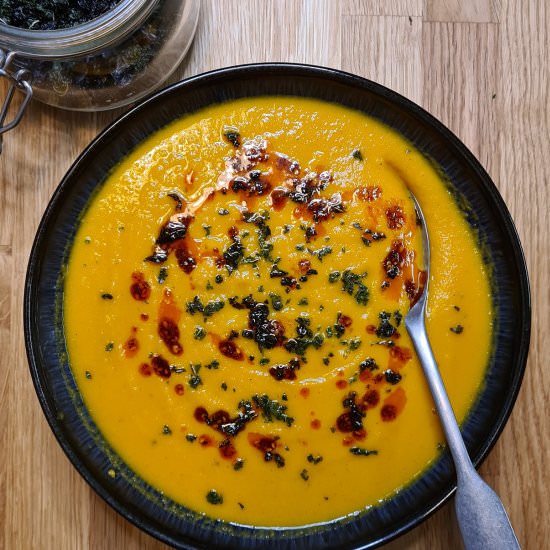 Roast carrot and ginger soup