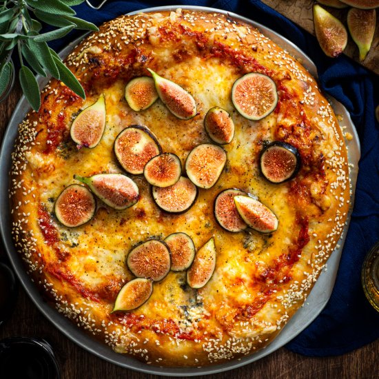 Quattro Formaggi Pizza with Figs