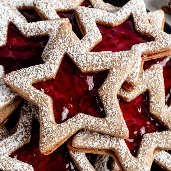 linzer cookies + mulled wine jelly