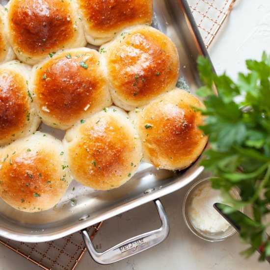 Garlic Dinner Rolls