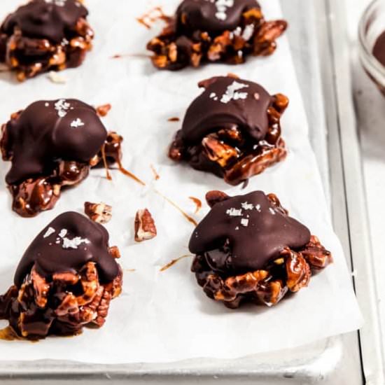 Chocolate Caramel Pecan Pie Bites