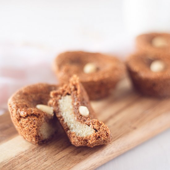 Dutch Almond-Filled Spice Cookies)