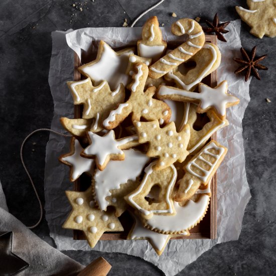 GERMAN CUTOUT CHRISTMAS COOKIES