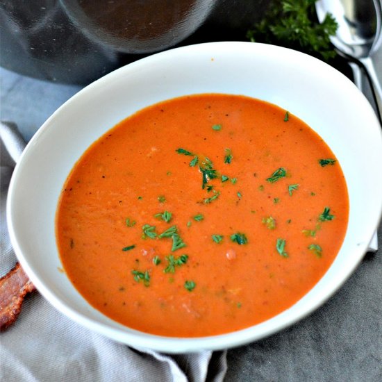 LOW-CARB CREAMY TOMATO BACON SOUP