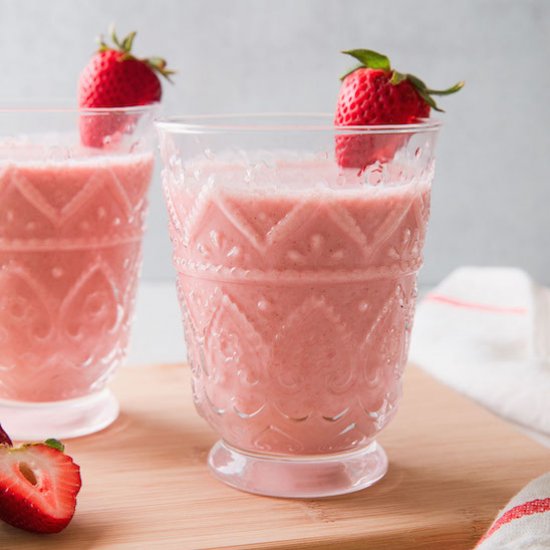 Strawberry Oatmeal Smoothie