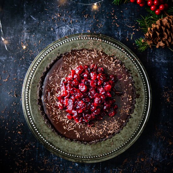 Chocolate tart with cranberries