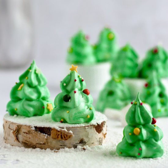 Christmas Tree Meringues