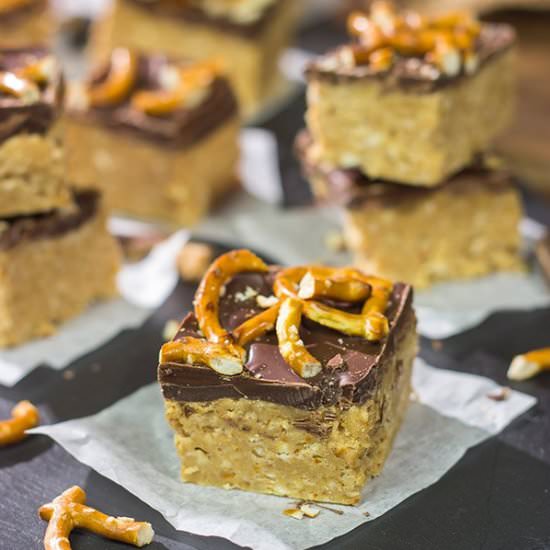 Chocolate Peanut Butter Pretzel Bar