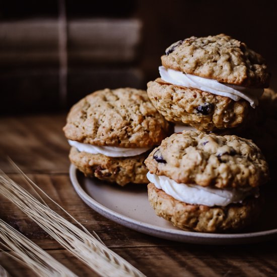 Cranberry Pecan Oatmeal Cream Pies