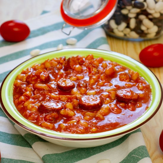 Baked beans in Polish style