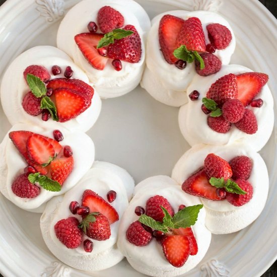 Christmas Wreath Pavlova