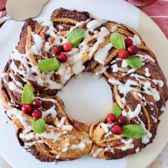 Cinnamon Roll Wreath