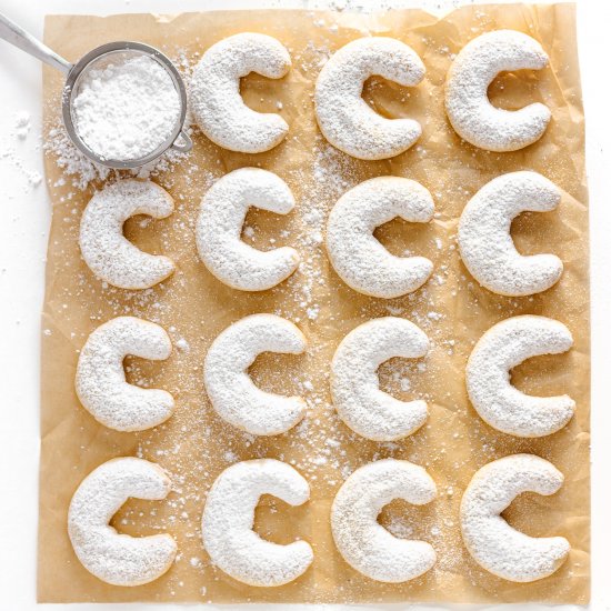 Vanillekipferln (Crescent Cookies)