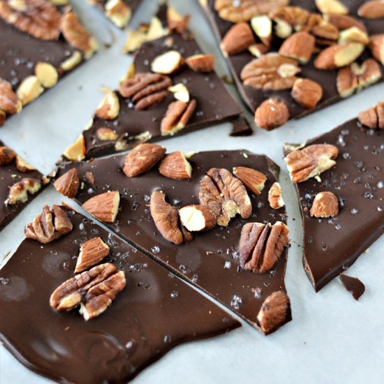 KETO CHOCOLATE ALMOND BARK