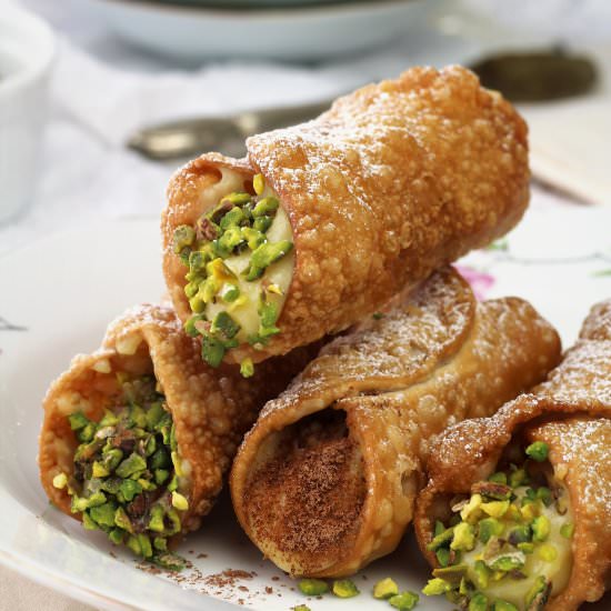 Cannoli with Pastry Cream Filling