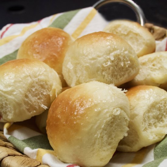 Easy Dinner Rolls