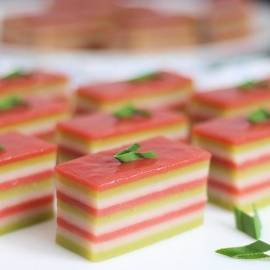 Kuih Lapis (Steamed Layer Cake)