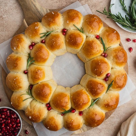 Cheddar Pull-Apart Bread Wreath