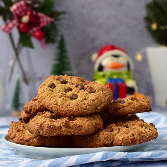 Almond Oat Cookies with Pecans