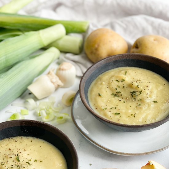 Easy Apple Potato Leek Soup