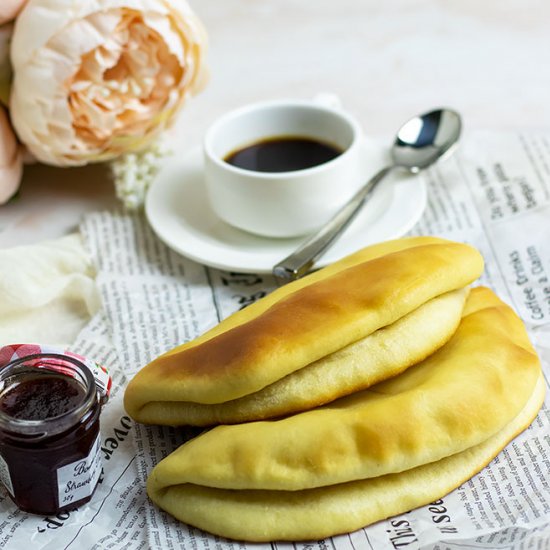 EASY JAMAICAN COCO BREAD