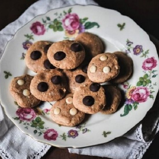 Peanut Butter Chocolate Chip Cookie