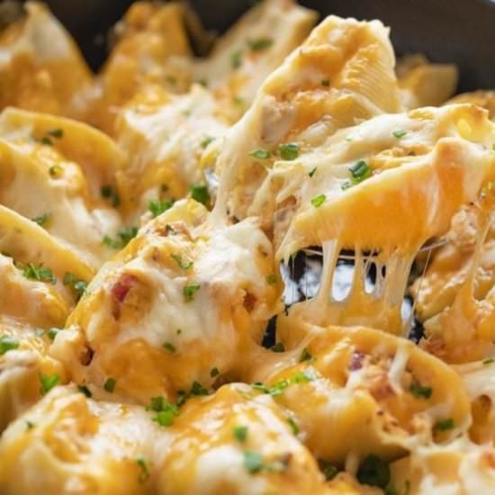 Cheese shells stuffed with chicken