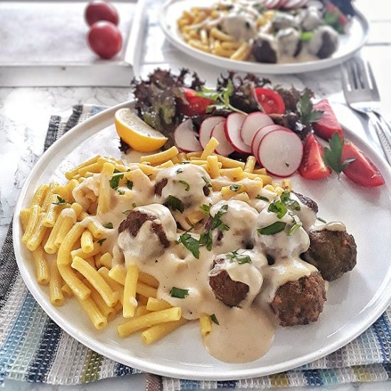 Swedish meatball with Gravy