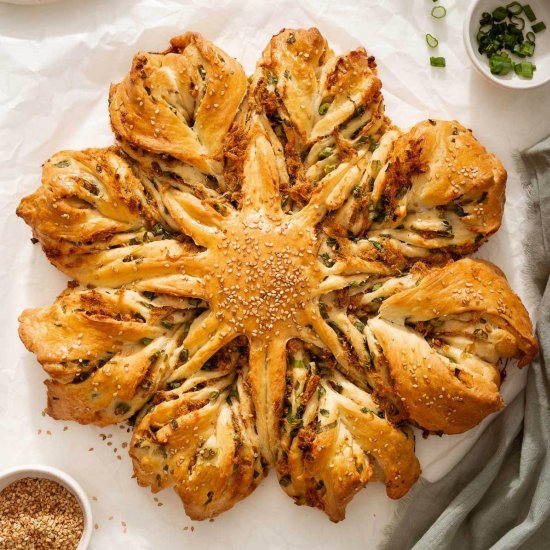 Pork Floss & Scallion Star Bread