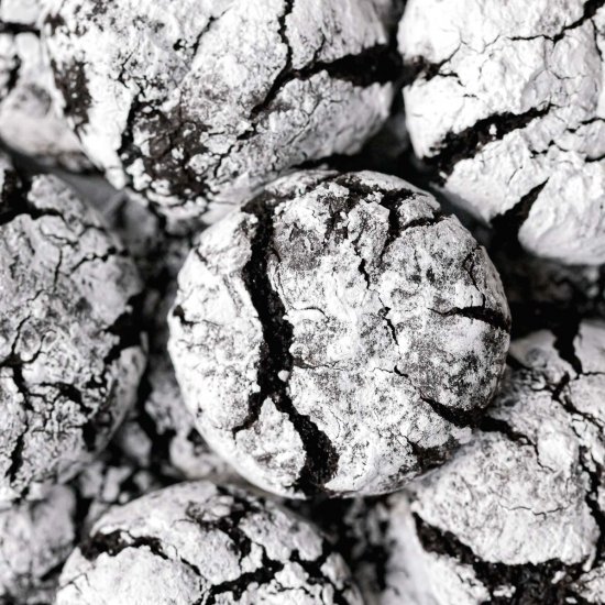 Chocolate Peppermint Crinkle Cookie