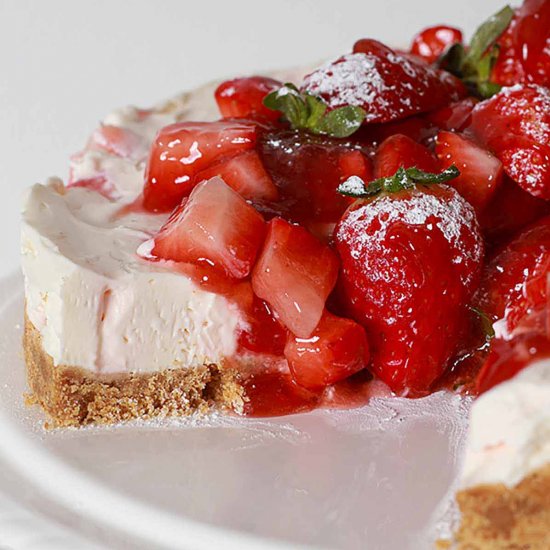 Vegan Strawberry Cheesecake