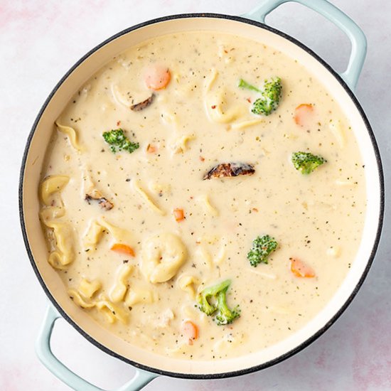 Chicken Alfredo Tortellini Soup