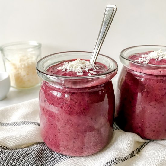 Cherry chia pudding