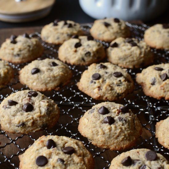 Keto Chocolate Chip-Almond Cookies