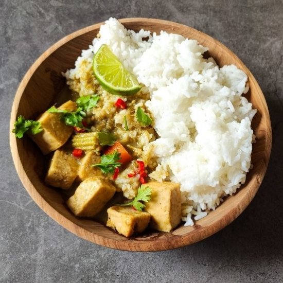 Vegan Thai green curry with tofu