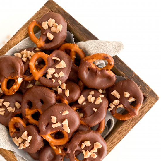 Chocolate Dipped Pretzels