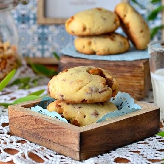 Cookies with chocolate and nuts