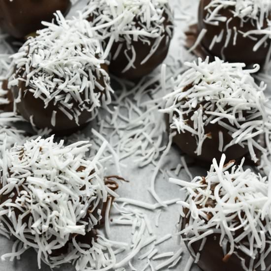 Lamington Cake Pops