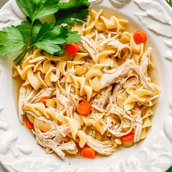 Slow cooker chicken noodle soup